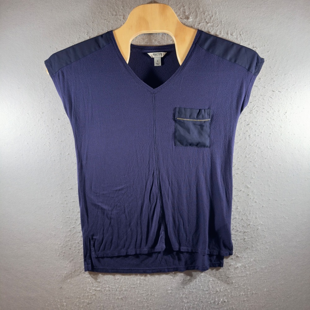 1599 | Kenneth Cole Reaction Mixed Media Zipper Pocket V-Neck Top Navy Blue S